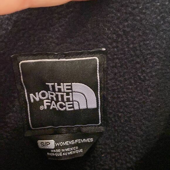 The North Face Breast Cancer Awareness Denali Polartec Jacket. Size Small - Picture 2 of 10